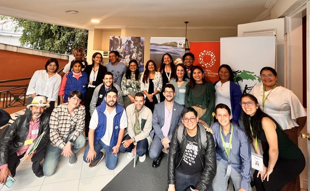 consulta nacional Ecuador INC | GAIA Grupo de personas reunidas.