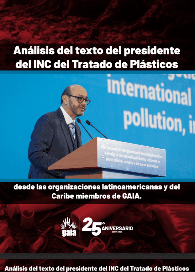 Texto arriba, al centro un hombre hablando dando un discurso. Abajo logo de la organización.